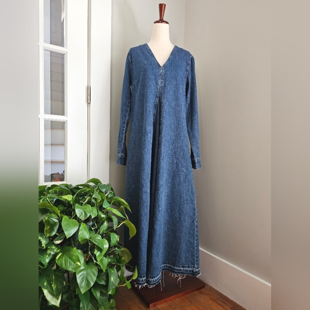 NWOT super trendy ZARA  raw hem denim dress
